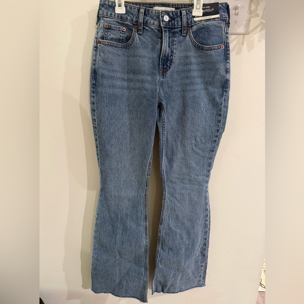 A&F Mid Rise BootCut Jeans - Picture 3 of 5